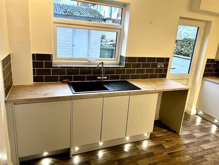 Manchester Road, Westhoughton, Bolton, BL5 - Photo 5