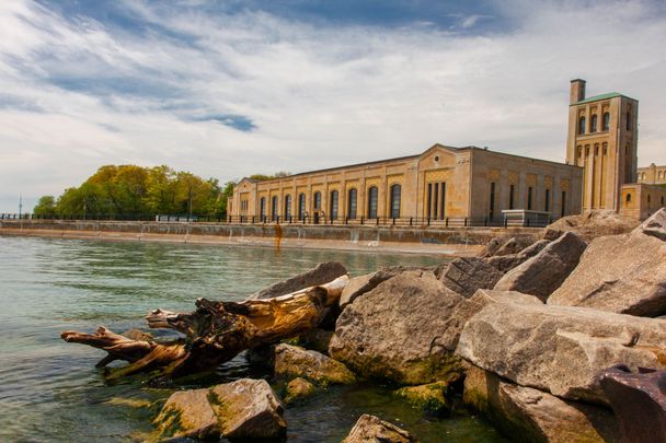 For Lease - 2338 Queen Street Unit# Main, Toronto, Ontario - Photo 1