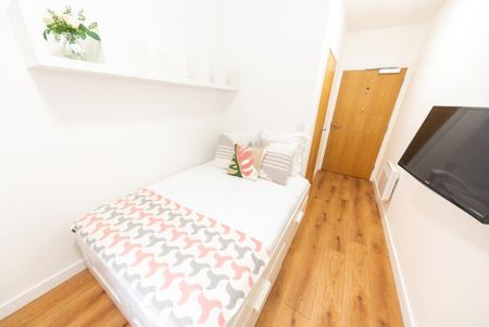 1 bedroom flat to rent - Photo 2