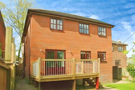 4 bedroom detached house to rent - Photo 4