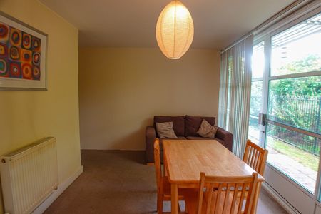 Room in a Shared Flat, Barrier Point Road, E16 - Photo 5