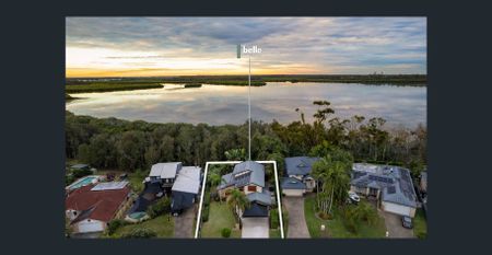 Beautiful 5-bedroom family home with a pool, in a perfect location, Helensvale!! - Photo 4