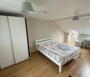 6 bedroom terraced house to rent - Photo 2