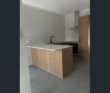 New Duplex Central Location - Photo 6