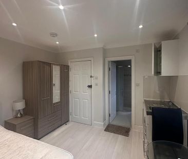 Studio to rent - Photo 3