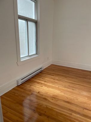 Rue St-Denis, H2P 2G8, Montréal - Photo 1