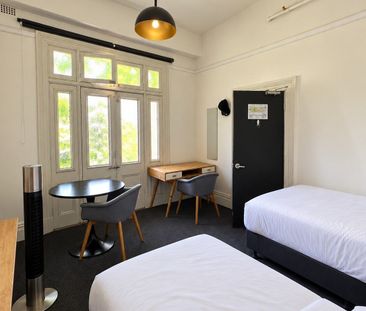 Redfern - Photo 4