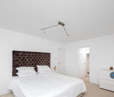 2 bedroom penthouse to rent - Photo 6