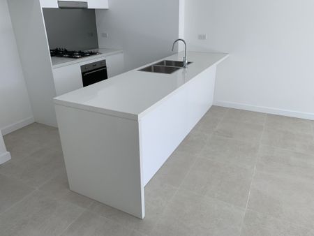 Luxury Modern Two Bedroom Unit on 18th Floor - Photo 3