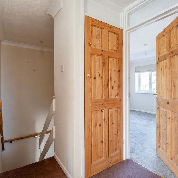 4 bedroom semi-detached house to rent - Photo 1