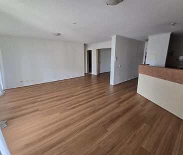 Unfurnished 2 bedroom apartment with secure parking [103m2], 23/228... - Photo 2