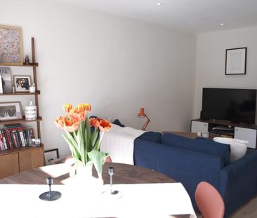 2 Bed Terraced House, Putney Heath Lane, SW15 - Photo 1