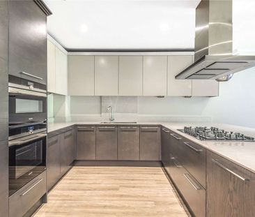 A luxury first floor Apartment set within the grounds of Englemere ... - Photo 4