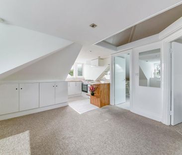 Second Avenue - Photo 2