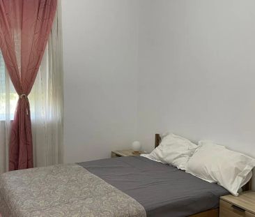 Room in a shared 4-bedroom apartment for rent in Lisbon, bills included, professionals only - Foto 2