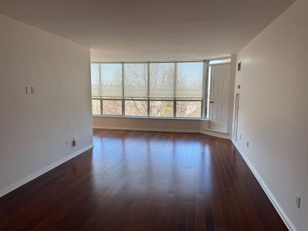 For Lease - 14924 Yonge Street Unit# 517, Aurora, Ontario - Photo 2
