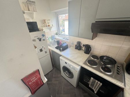 1 bedroom flat to rent - Photo 2