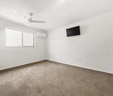 Perfectly Positioned Coastal Unit - Photo 2