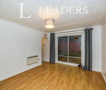 Studio to rent - Photo 5