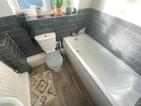 2 bedroom townhouse to rent - Photo 3