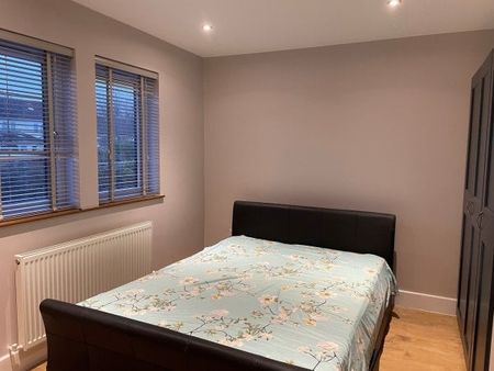 Chester Road, Loughton, IG10, Property for rent - Photo 2