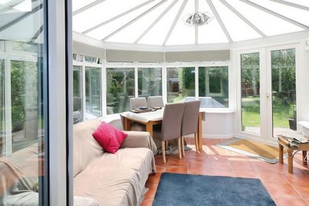 2 bedroom detached bungalow to rent - Photo 2