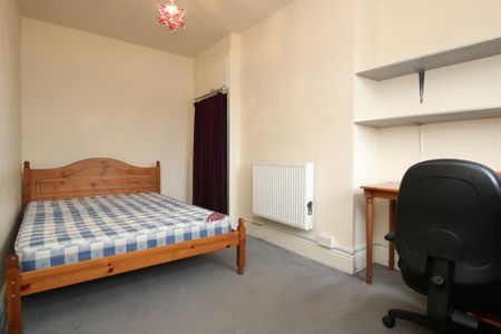 5 bedroom townhouse to rent - Photo 3