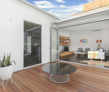 Elegant 3-Bedroom Home in Peaceful Lilyfield Pocket - Photo 3