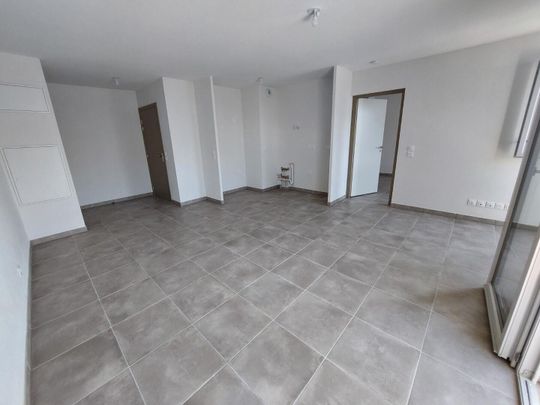 location Appartement T2 DE 45.2m² À NIMES - Photo 1