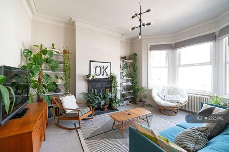 3 bedroom flat to rent - Photo 3