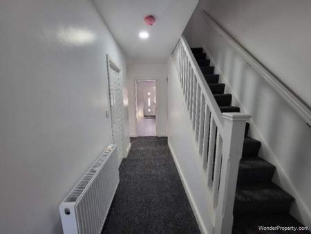 4 bedroom property to rent in Dewsbury - Photo 4