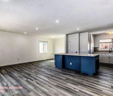 UPPER 9432 150 Avenue Northwest - Photo 2