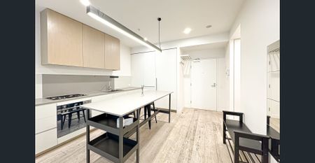 Waterloo 2 Bedrooms with Furniture - Photo 4