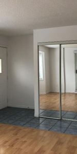 POUR AOUT OU SEPTEMBRE. Grand logement climatisé 5 1/2 à Hull, près du Parc de Gatineau - Photo 3