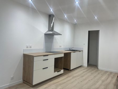 Location Appartement 3 pièces 68m² LEZOUX 63190 - Photo 4