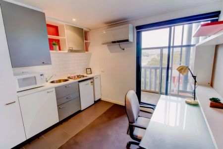 1 Bedroom Balcony East - Photo 5