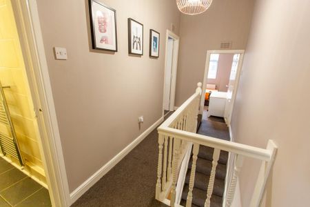 4 bedroom terraced house to rent - Photo 3
