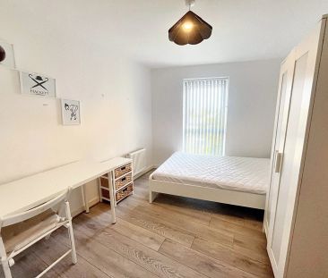 Arundel Square, Maidstone, Maidstone, ME15 6HB - Photo 1