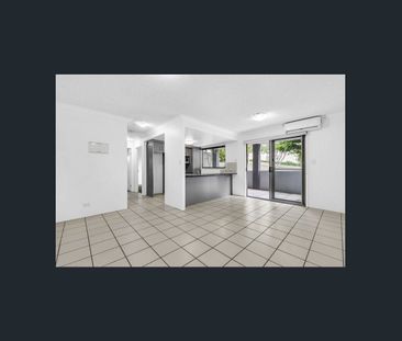 MODERN AND STYLISH APARTMENT - Photo 1