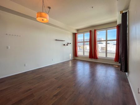 Modern 2 Bed Condo In Queen Mary Park | Secure Parking | Pet Friendly - Photo 3