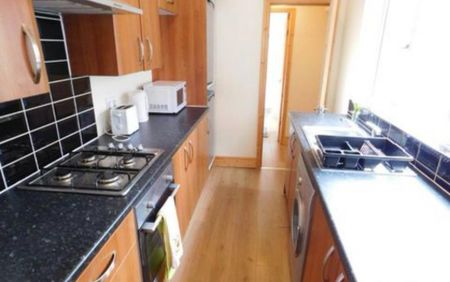 2 bedroom terraced house to rent - Photo 2