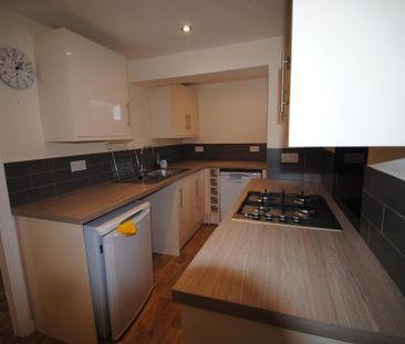 2 bedroom terraced house to rent - Photo 6