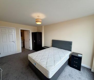 2 bedroom flat to rent - Photo 3