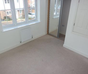 3 bedroom link detached house to rent - Photo 5