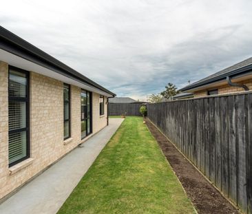 Three Bedroom Home - Photo 6