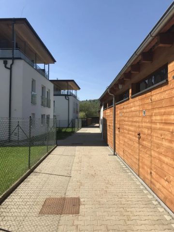 Wundeschöne Maisonettenwohnung mir Dachterrasse, Garten und Carport! - Photo 5