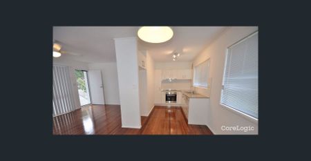 Charming 3-bedroom family home - fully fenced with electric gates - Photo 5