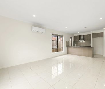 Stylish, Spacious and Low-Maintenance Family Home - Photo 4