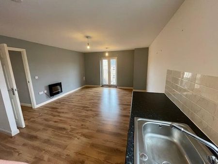 2 bedroom flat to rent - Photo 2