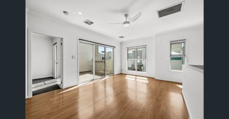 Modern Unit in Prime West Croydon Location - Photo 4